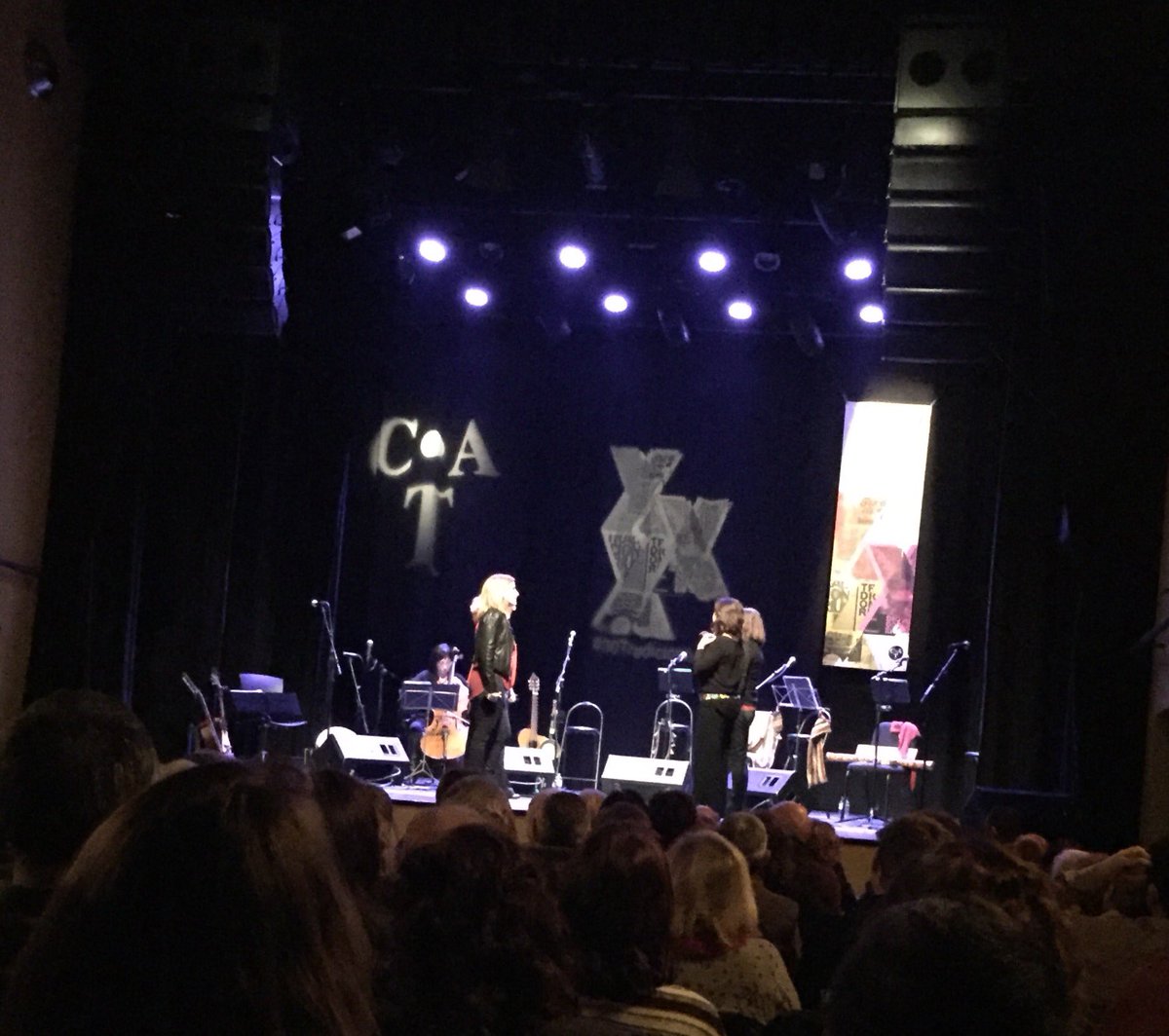 Ara al <a href="/tradicionarius/">Tradicionàrius</a> per escoltar la programació compartida amb el <a href="/barnasants/">BARNASANTS!</a> @6veusperalpoeta cantaran per #Estellés #alimentpelcervell