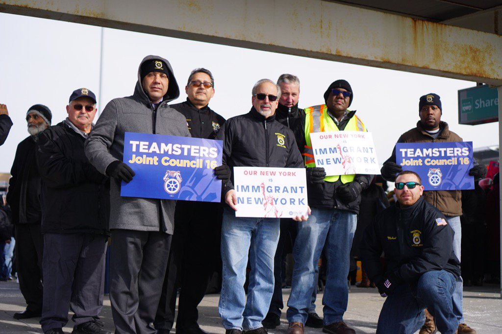Teamsters stand with immigrants #NoBanNoWall @TeamsterNYC @mattalley413 @TeamsterDoug @erictheteamster @JimKilbane