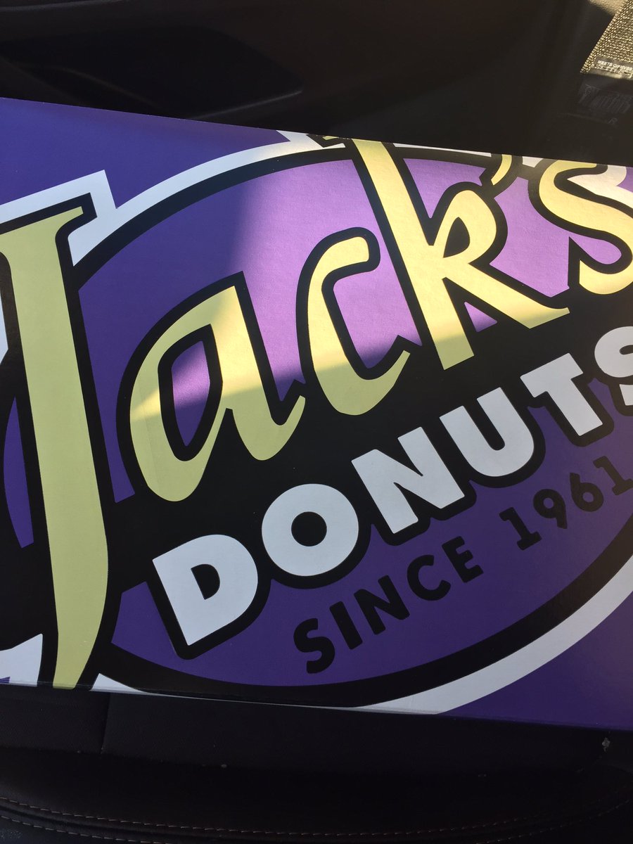 WMS_Spanish's tweet photo. Early morning field trips means @jacksdonuts for el club de español! #yum https://t.co/mxRLih69vI