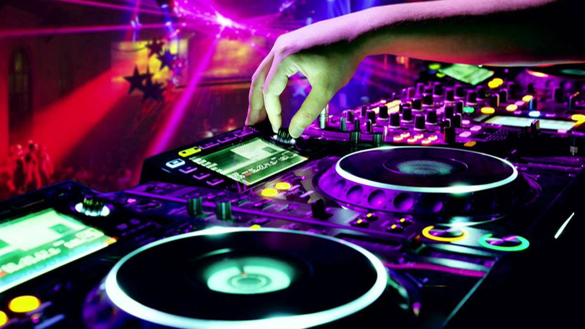 Para la ocasión hemos decidido contratar a un DJ, asi que a disfrutar de la Fiesta de Bienvenida.