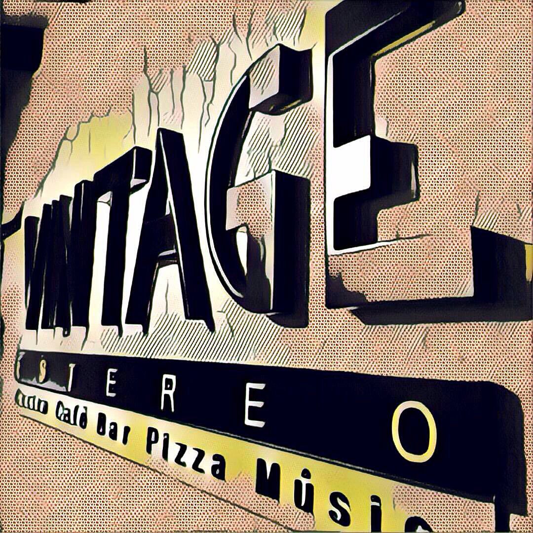 El plan de hoy es en la casa amarilla de El Hatillo. Vengan pues #Viernes #HueleAFinDeSemana #Plan #ElHatillo