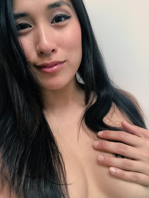 On https://t.co/gYpuAfGwGY at 2:30pm pst 😘 https://t.co/FjkAvV67kg<a href="/tag/mvsales"class="tags"><span>#mvsales</span></a>