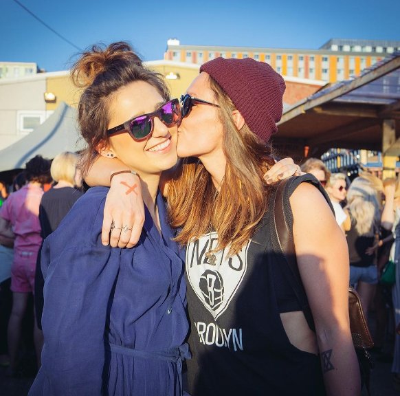 HerSocialApp's tweet photo. Where will you take your date on #ValentinesDay? Let's share romantic ideas here! #Datingchat #CoupleGoals #Lgbtchat #dating https://t.co/oYpdmZ222R