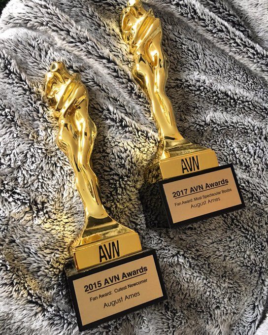 MY FANS ARE AMAZING & LOYAL, I LOVE YOU!?❤✨??? @AVNMediaNetwork https://t.co/nSQC74ZZR1