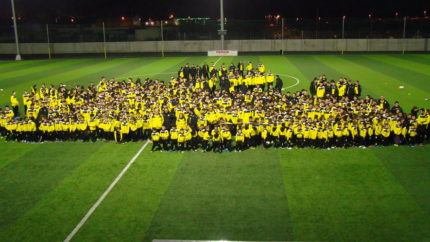 cdroda's tweet photo. ¡¡ Seguimos creciendo !!
La Ciutat Esportiva PAMESA Cerámica acogió la presentación de los 36 equipos gualdinegros
https://t.co/LP3OL6a4WK https://t.co/Gfb34Lv5k3