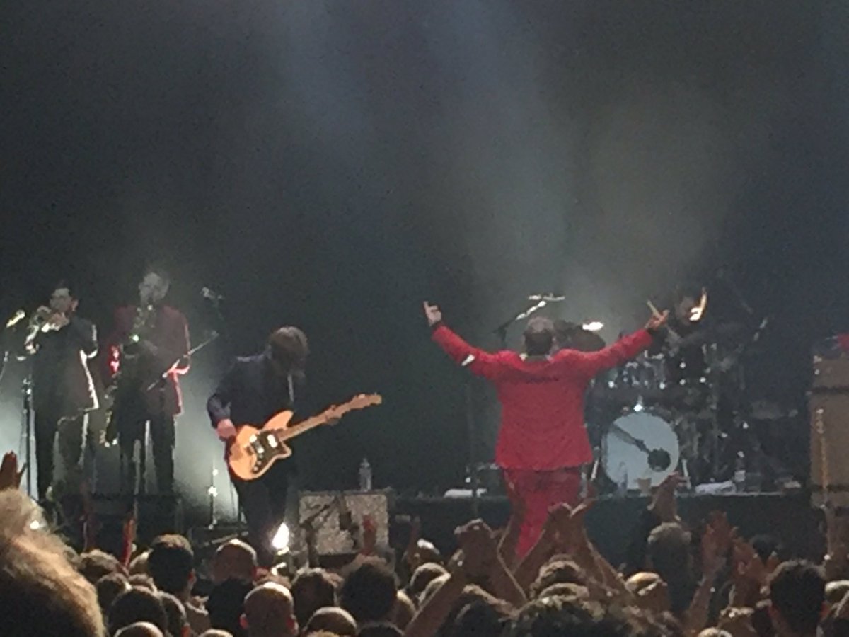 mud061969's tweet photo. Amazing gig with @StP_BrokenBones  @O2ForumKTown with the beautiful @daniunderwood #ifyourenotdancingyourealreadydead #keepmusiclive https://t.co/2BhWMYqqPg