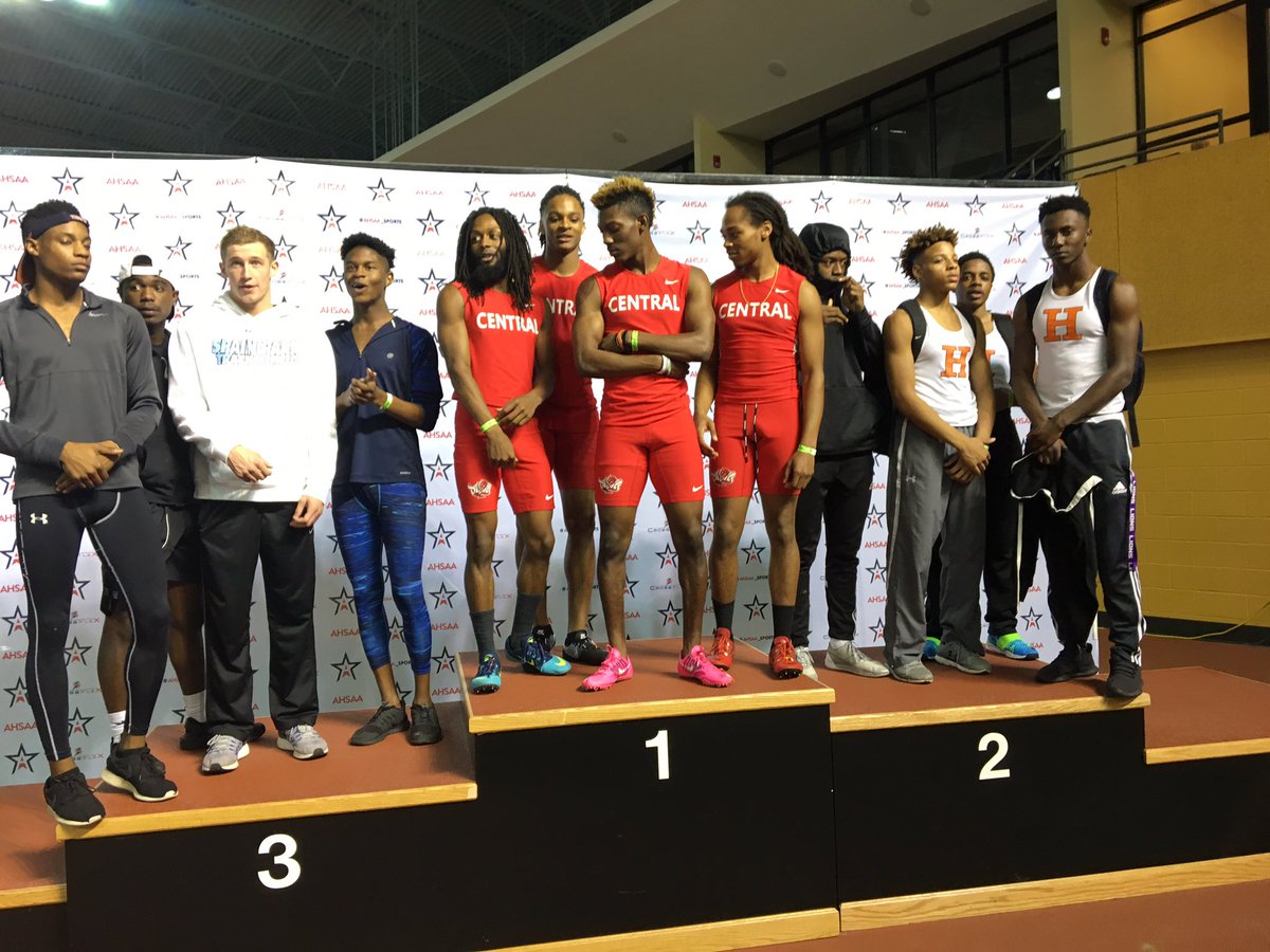 karondelince's tweet photo. State champ 4x2 💯🏃🏻💨🏅🏆🥇 https://t.co/fdgIoG5UK5