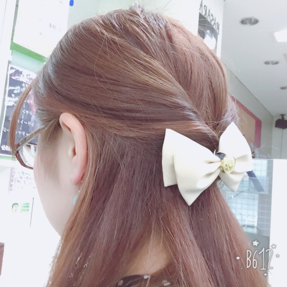 Handsome S Feel 仙台店 Pa Twitter 今日は1分でできる髪型 笑 ハーフアップです笑 三つ編みとかねじねじとかもあるけど1番楽なくるりんぱです ピンをつければゴムのとこも隠れるのでシンプルだけど可愛いから個人的に好きです笑 簡単ヘアアレンジ ハーフアップ Handsome S Feel 仙台店 Pa Twitter 今日は1分でできる髪型 笑 ハーフアップです笑 三つ編みとかねじねじとかもあるけど1番楽なくるりんぱです ピンをつければゴムのとこも隠れるのでシンプルだけど可愛いから個人的に好きです笑 簡単ヘアアレンジ ハーフアップ
