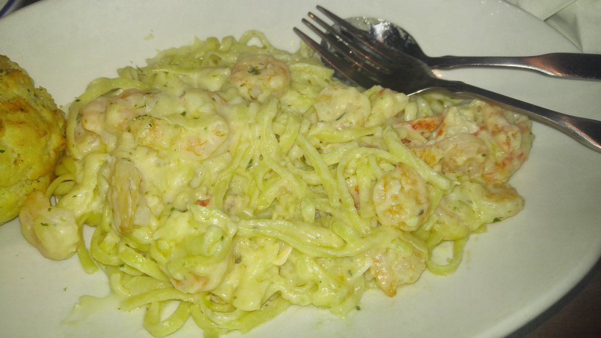 twoopreety's tweet photo. When you're having a bad day. Take yourself to #RedLobster https://t.co/CBQLpeejJj