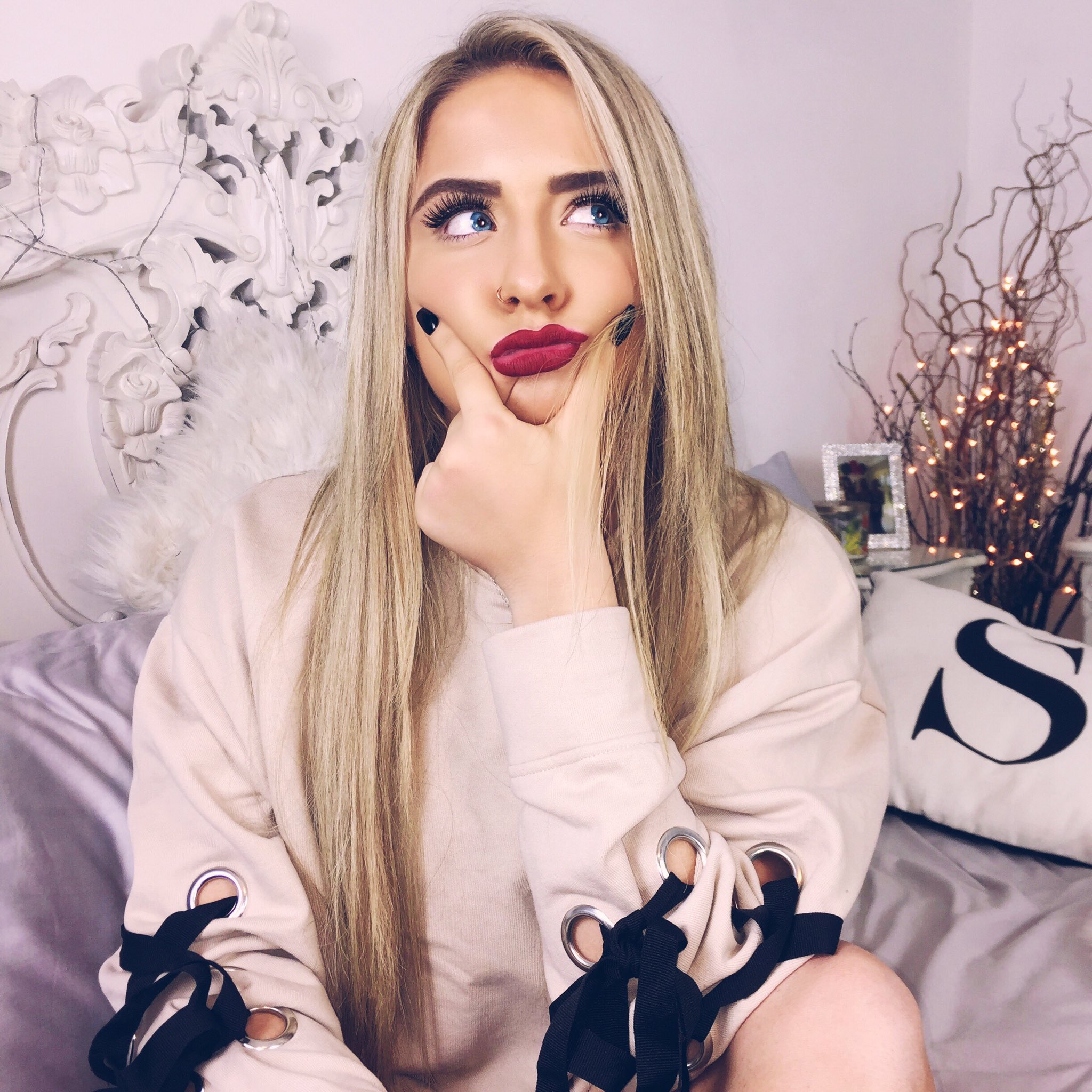 saffronbarker on Twitter "When bae plays with your cheeks.. BUT you