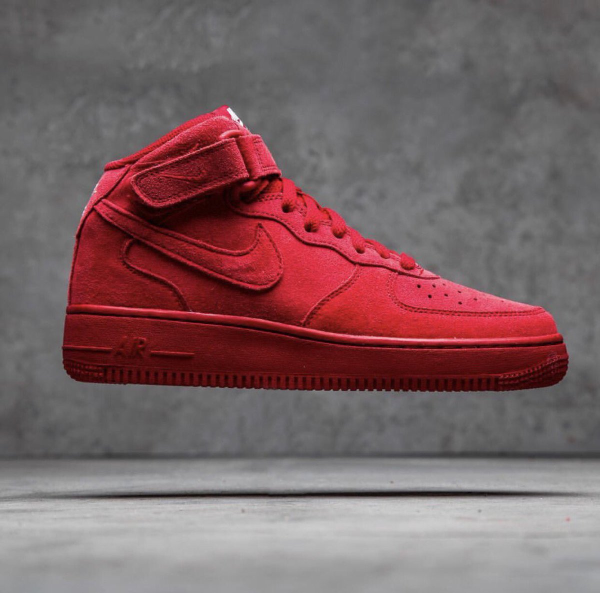 air force ones shoe palace