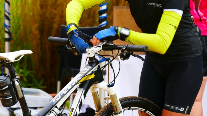 FairtreeContour's tweet photo. Some coffee, route & bike check before they head out for Day 1 of the Fairtree Simonsberg Contour #thefireride @dirtopia @FairtreeCapital https://t.co/0mrW104YFE