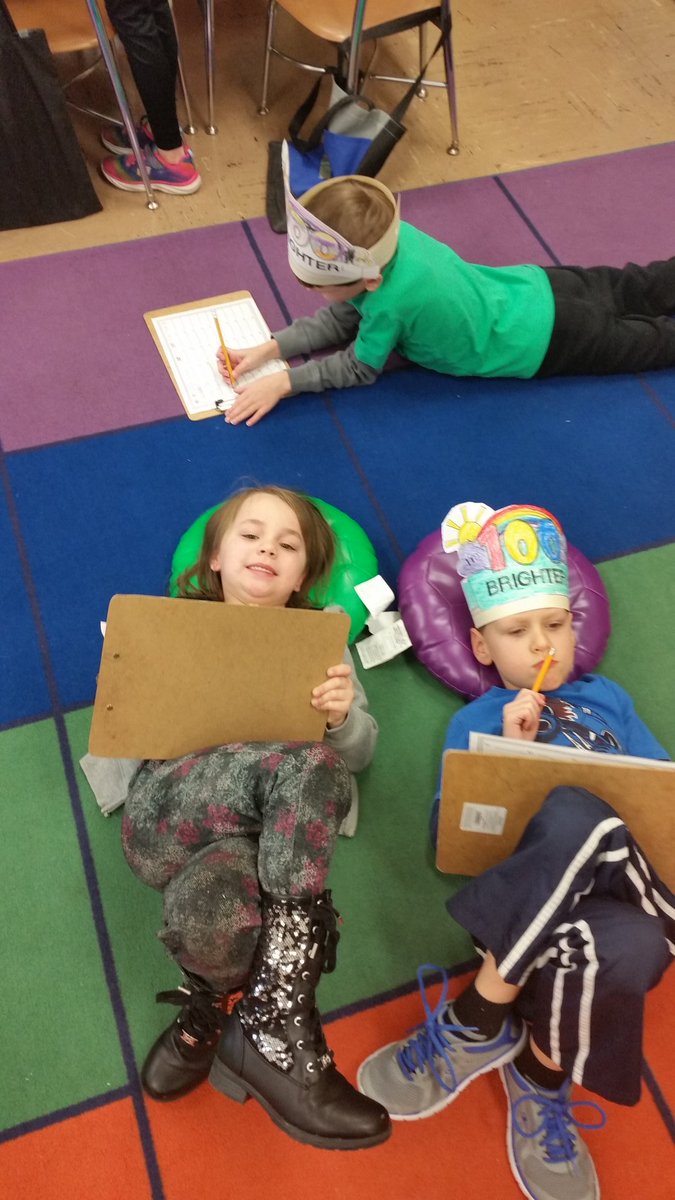 lhayesteach's tweet photo. I'm 100 days Brighter...I can write 100 words! #phonicsactivity #100thdayofschool @FranklinELsch https://t.co/gsvJKvlOeI