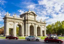 PrimeraCl's tweet photo. ¿Cuáles son los requisitos para entrar en España como turista?  #Inmigración https://t.co/8Bj2j9gq8u https://t.co/EC9KrKM2ZV