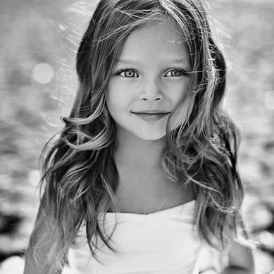 Milarpgpll's tweet photo. The life according to Mila Dilaurentis ⬇️⬇️ https://t.co/VtHrv77udt