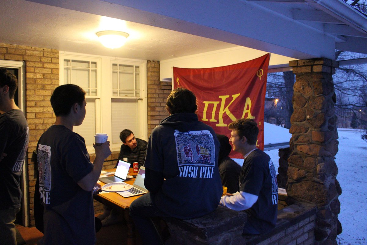 Open house is in full swing over at 929 13th street! Come through and meet the brothers! #rushpike