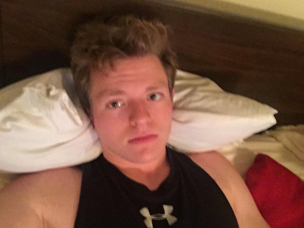 StupendousWave's tweet photo. I'm bored and I want to thank you all for following me and listening to my Star Wars ramblings, so this is my face😊 https://t.co/d7wL9IlPPz