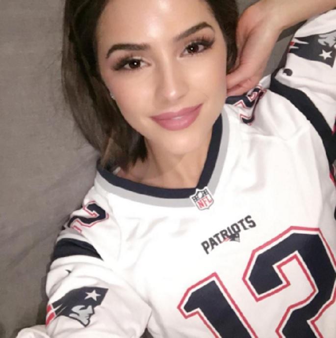 JDLoooading's tweet photo. Too many 😍 emojis for @oliviaculpo #Baeeeeee https://t.co/aSCYFGdQYG