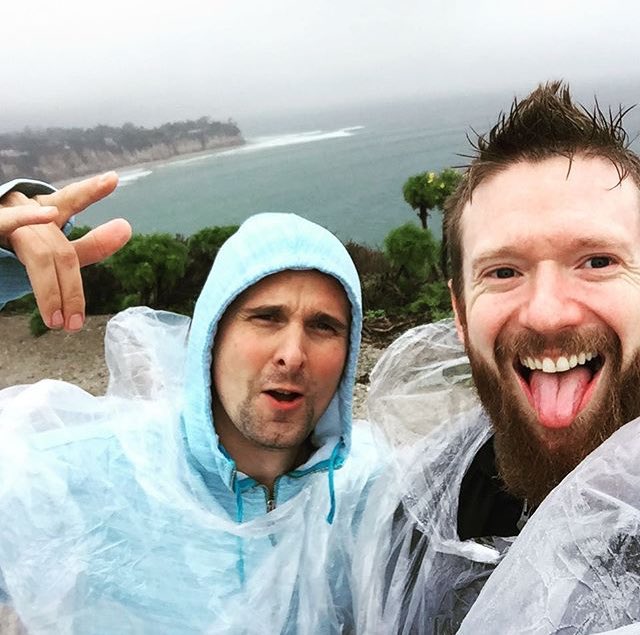 MusersOfMuse's tweet image. Matt en Instagram: "Zuma beach run with @aljacksonrealstrong #fightingtheelements" instagram.com/p/BQEi4KgA1F0/