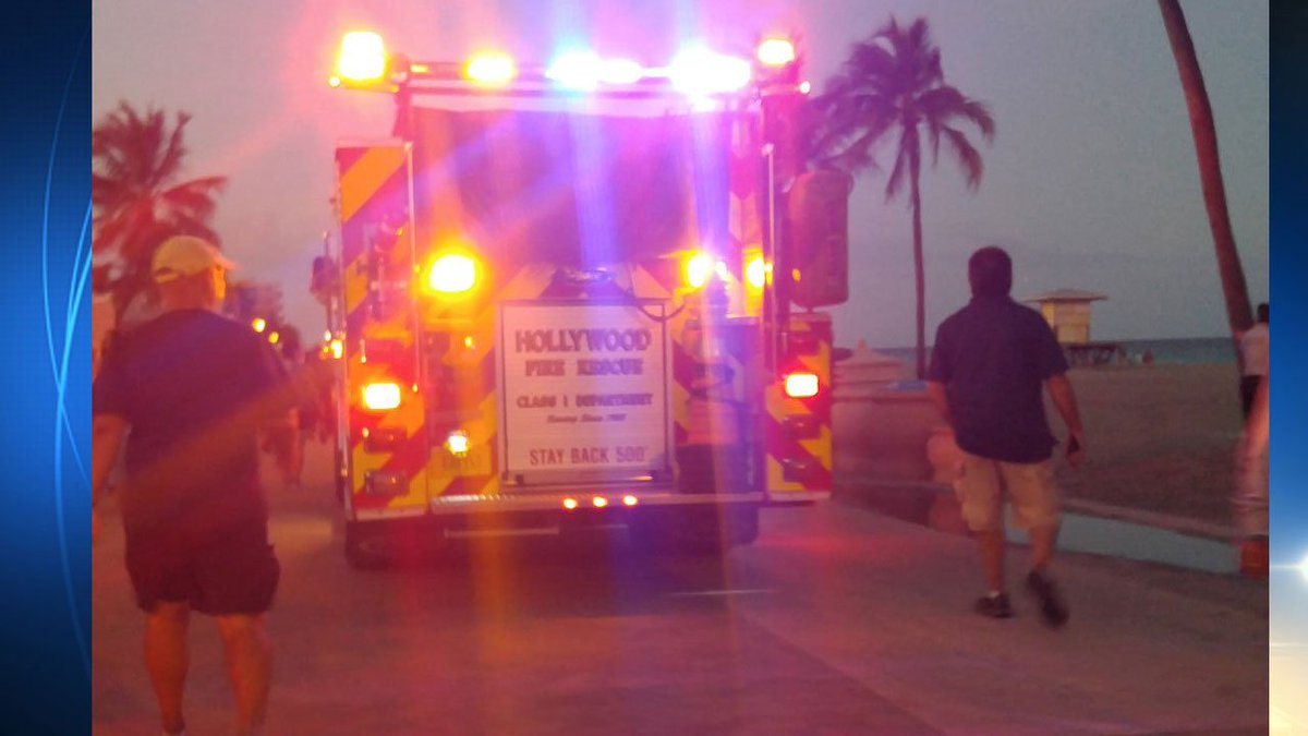 Developing story: Swimmer vanishes off Hollywood beach bit.ly/2krapEH https://t.co/K4mkkK1IJZ