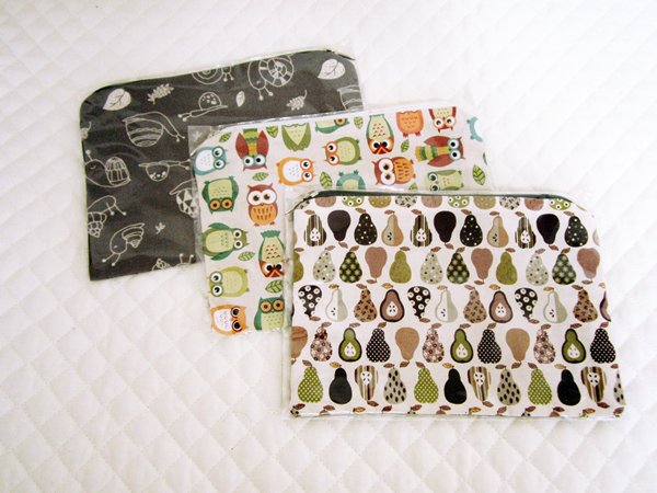 오늘 2월의 온기 한정 깜짝 이벤트! 샐리네 부스에서 2만원 이상 구매시 티코스터 1장, 3만원 이상 구매시 무려 파우치 1개를 증정합니다! 기본파우치랑 크기는 똑같은데 안에 솜이 없어서 여름느낌인 녀석이랍니다 :) 사진의 3녀석 선착순 증정이예요♥