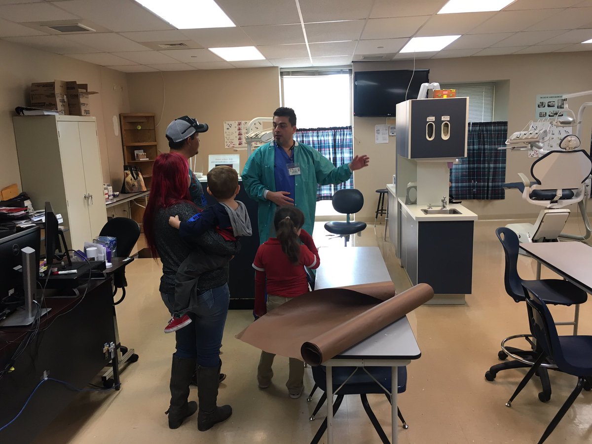 RealRobRobledo's tweet photo. Mr. Herrera, Dental Instructor @BelAirHigh, Giving A Tour of our Facilities, Pre-Open House! Get the Full Experience February 9, 2017! #BAHP https://t.co/pemHNIQRKn