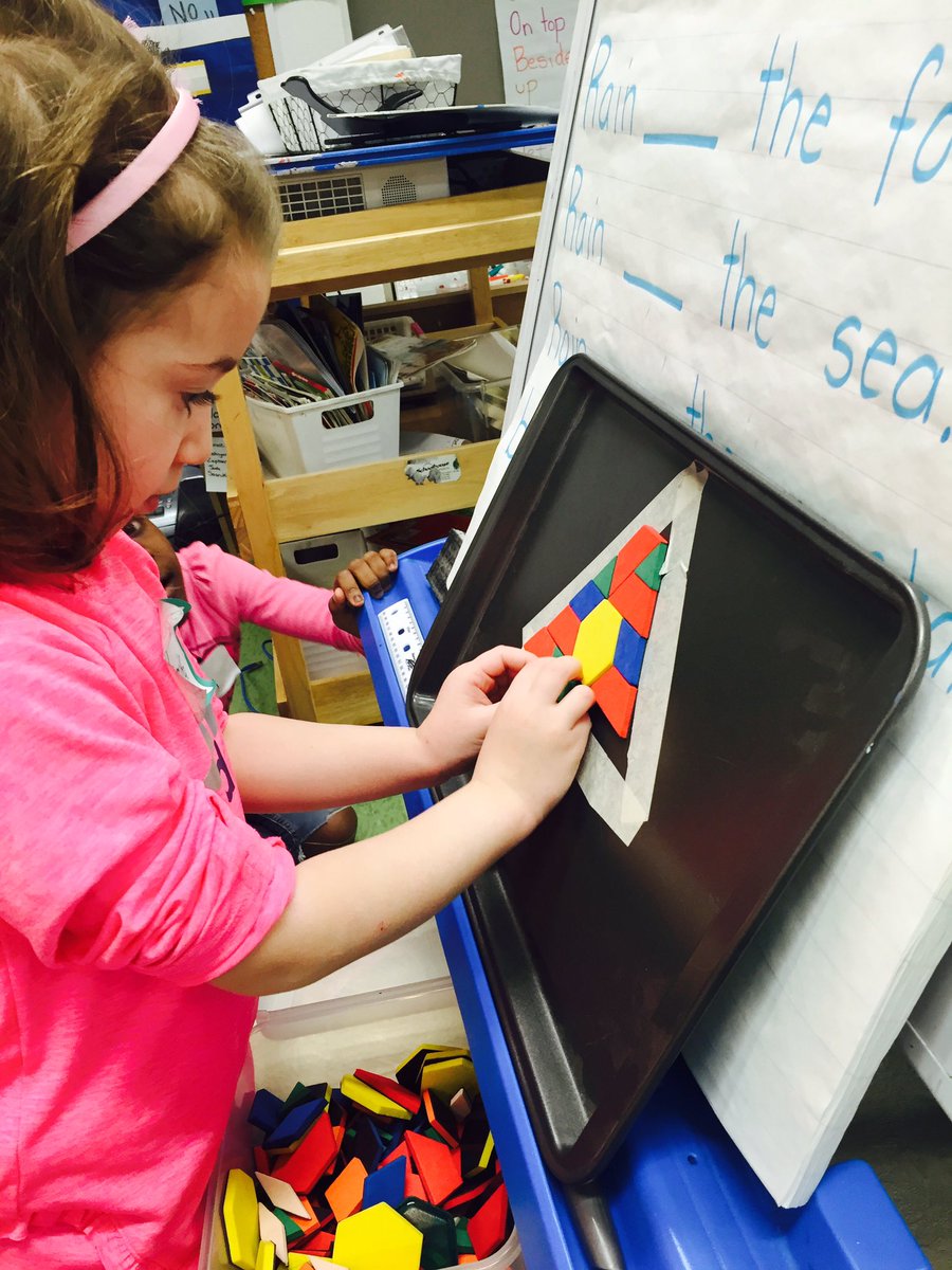 mrsmmangos's tweet photo. "If I put this small triangle here it will help fill the bigger triangle." #learningaboutshapes @John_McCraePS @tdsb https://t.co/3zSv7JKREb