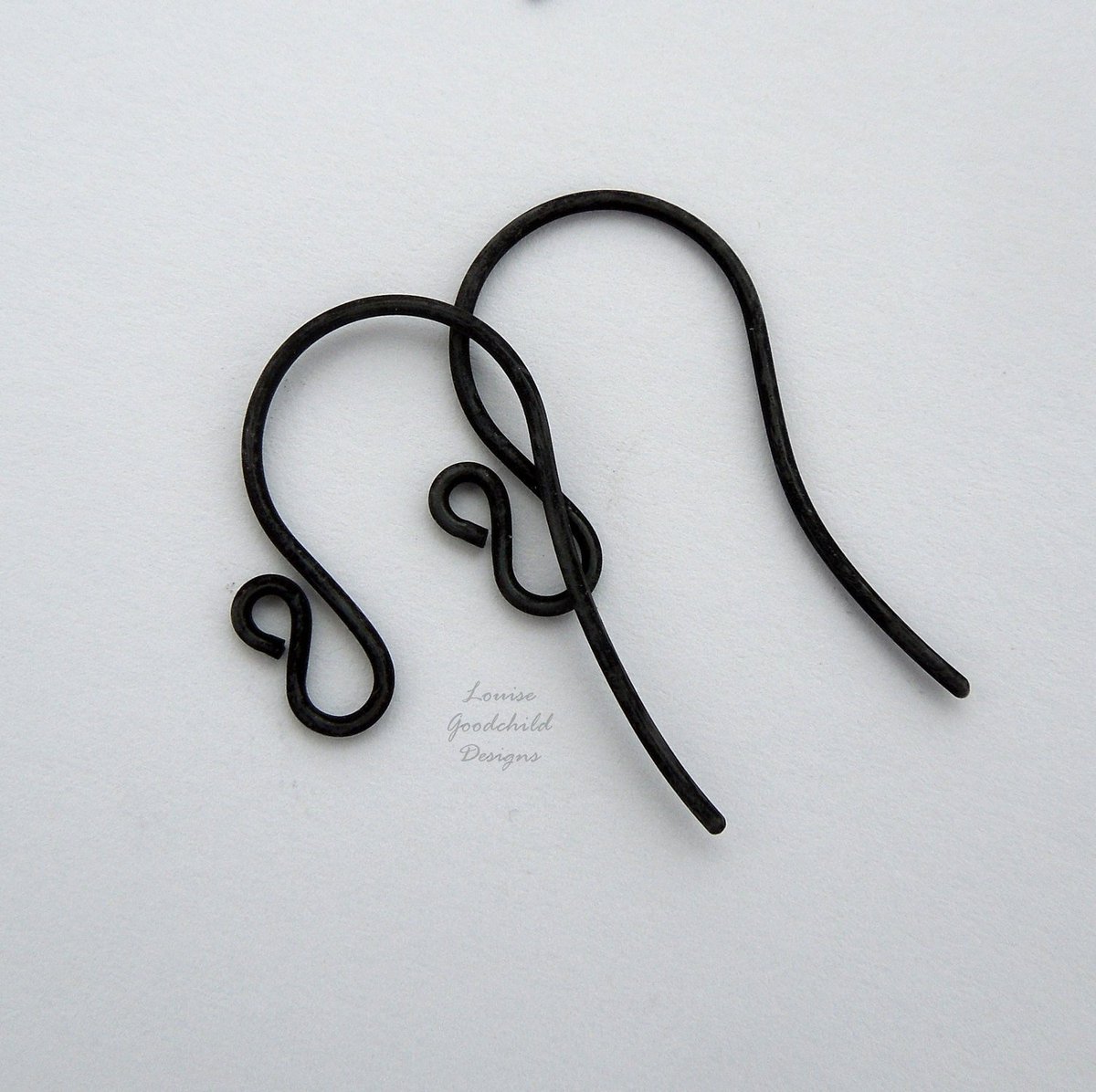 LouiseGDesigns's tweet photo. Handmade black copper fancy swan ear wires x 10 pairs MADE TO… https://t.co/y4XQSUASQl #LouiseGoodchild #BlackCopper https://t.co/BWSgJIV09l