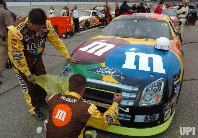 Brent_Wentz's tweet photo. The day I taught @RyanMcCray99 to read a tape measure. https://t.co/kkgdTuFuJ1