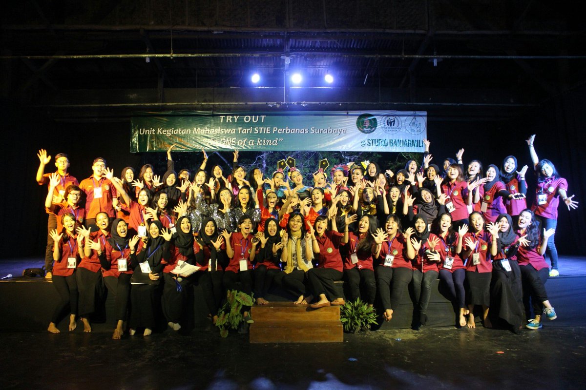 TariPerbanas's tweet photo. Alhamdulillah TryOut 2017 sdh dilaksanakan, byk pengalaman yg didapat. Semoga UKM Tari sllu dlm pelukan kebersamaan💓 https://t.co/TdW80TScRt