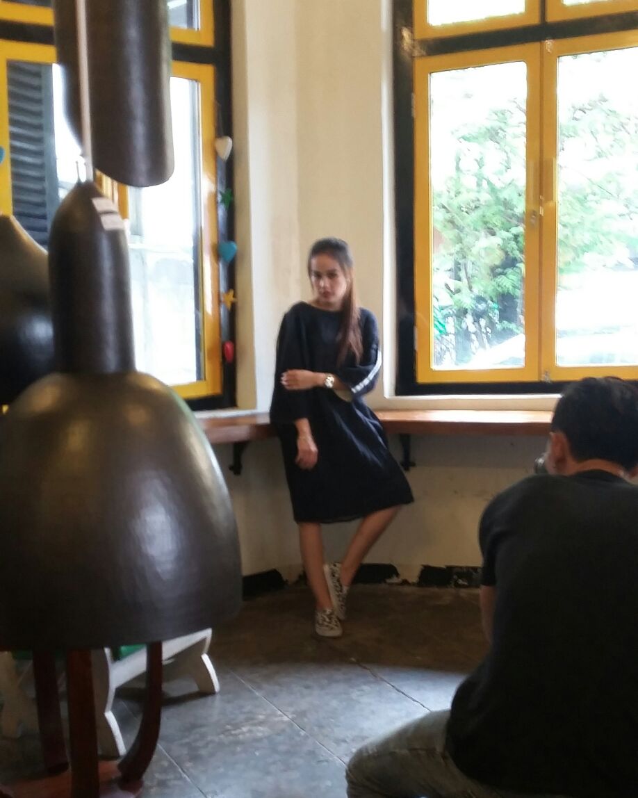 Dapatkan di online store saya, silahkan kunjungi di akun ig @ilovetolove04 #womenwear#oversizelook