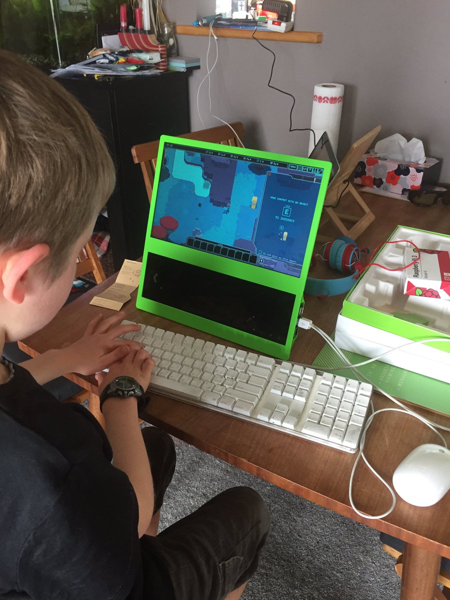 peteeley's tweet photo. @GetPiTop 19,000km #wecallnzhome later from #Bett2017 One very happy child 😀 https://t.co/fgxGTqTaZ1