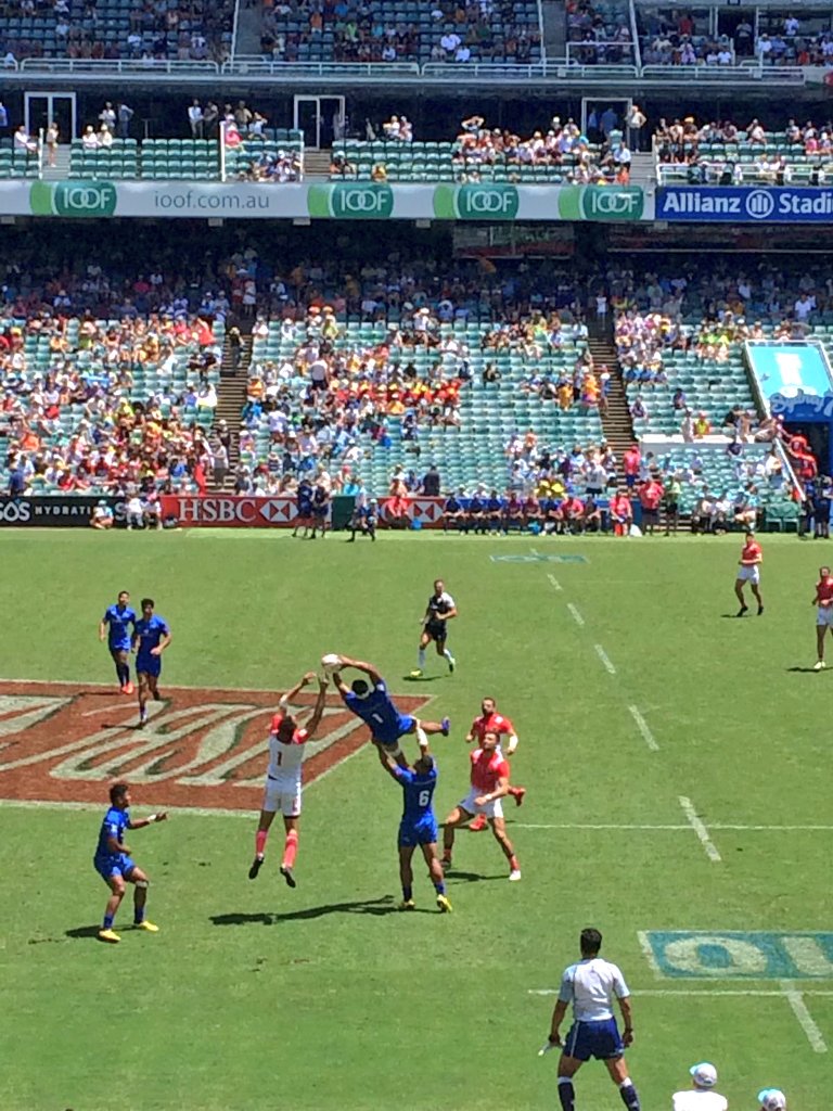 gothemanu2011's tweet photo. Match 2/3 Halftime: Samoa 7 - France 10
Samoa Toloa with Samoa's first try of the tournament. Tila Mealoi with conversion
#FRAvSAM #Sydney7s https://t.co/J0BSQqgkAA