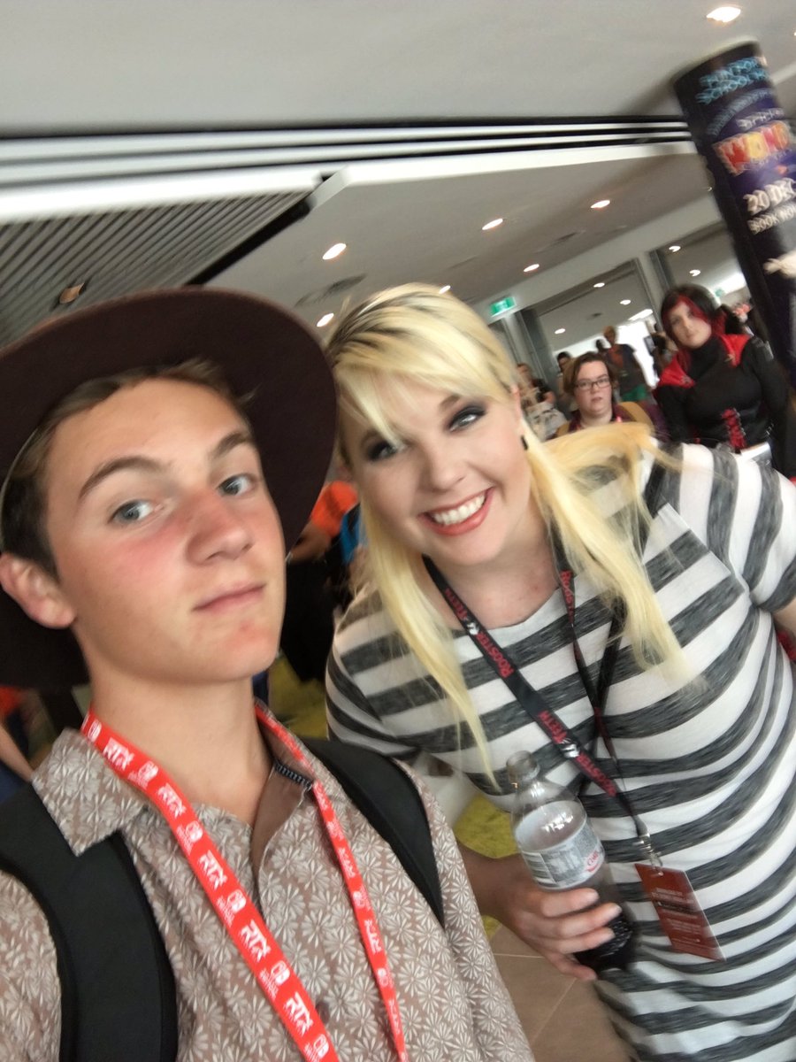unfunnycooper's tweet photo. I love you!! @IAmLindsayJones https://t.co/K4NIKJY29E