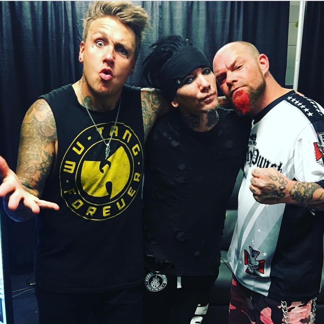 SixxAM's tweet image. #TBT to our tour with @paparoach and @FFDP! Who came out to that tour?? #sixxam