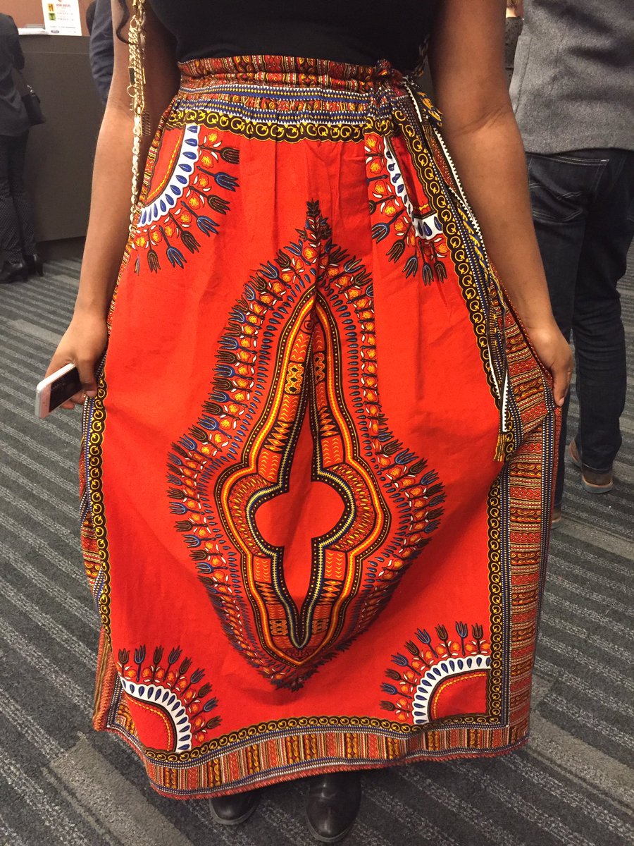 k_lukich's tweet photo. ...with some cultural clothing. It's called a dashiki, a traditional dress from West Africa. #FNLROM https://t.co/VpHEY8iElO