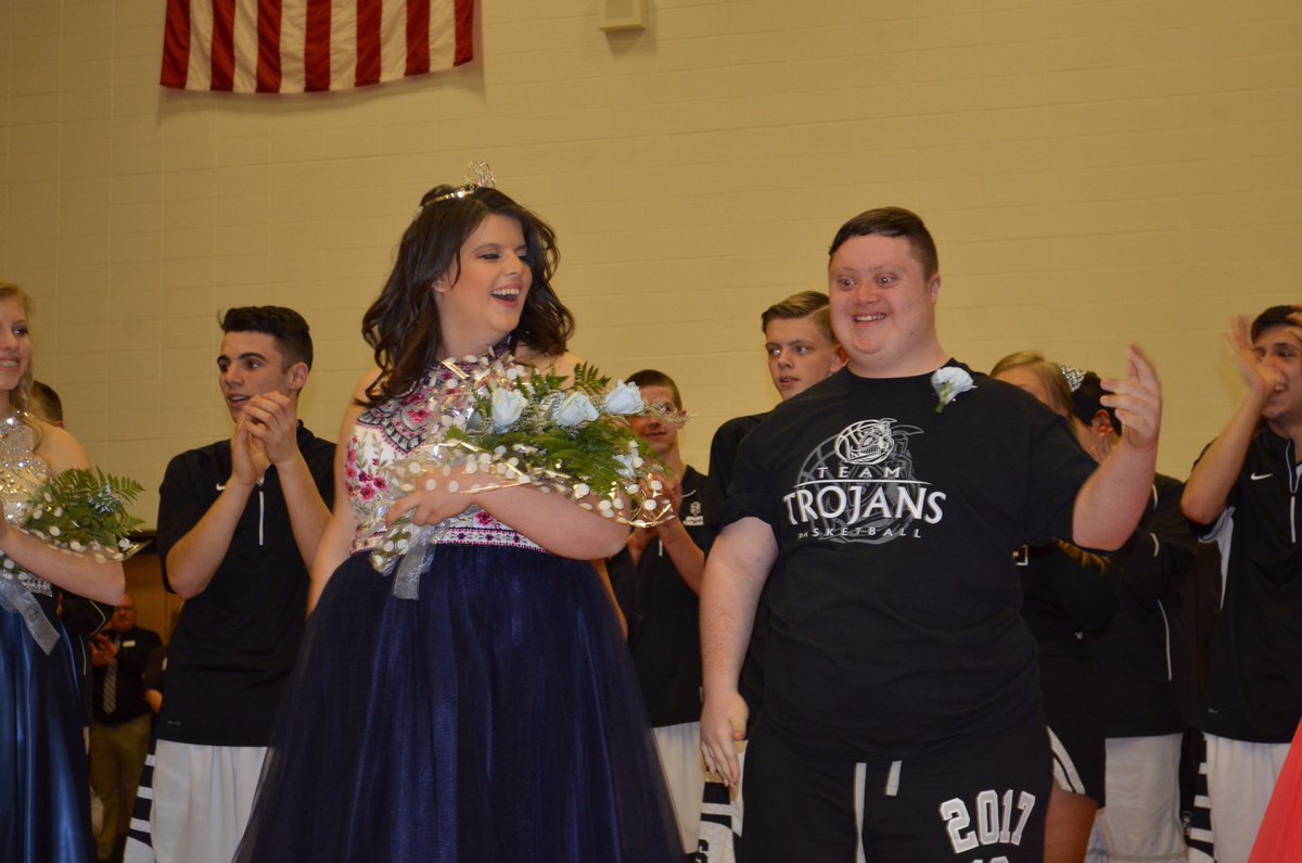 ameliaMomOf4's tweet photo. Congrats Sparta Homecoming court, especially Benji! https://t.co/bKdSb0fkt0 https://t.co/6x65qJWCFG