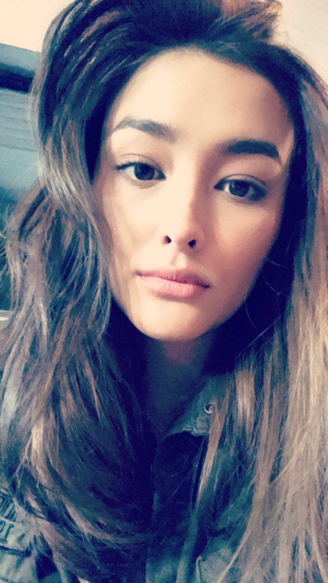 lizasoberano's tweet photo. #KCAPinoyStar #LizaSoberano here you go guys 😘 https://t.co/cdtPYKYBZ1