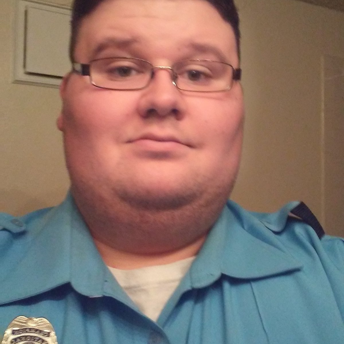 tristan9619's tweet photo. Ready for work and lookin good 😄 #feelinghappy #feelingblessd https://t.co/sTGPY5Prxf
