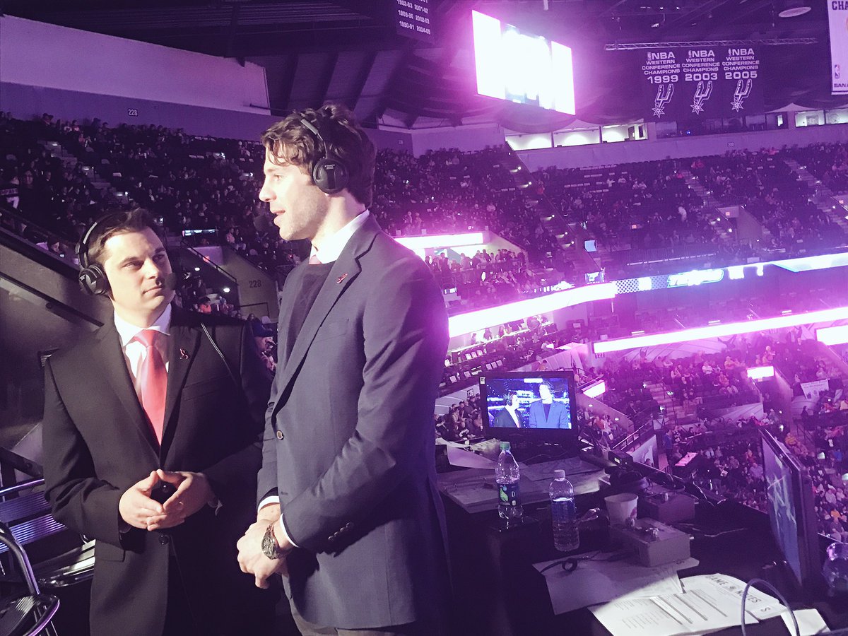 sarampage's tweet photo. If you're not here with us don't forget to tune in on @FOXSportsSW! https://t.co/bNGpHB1vp7