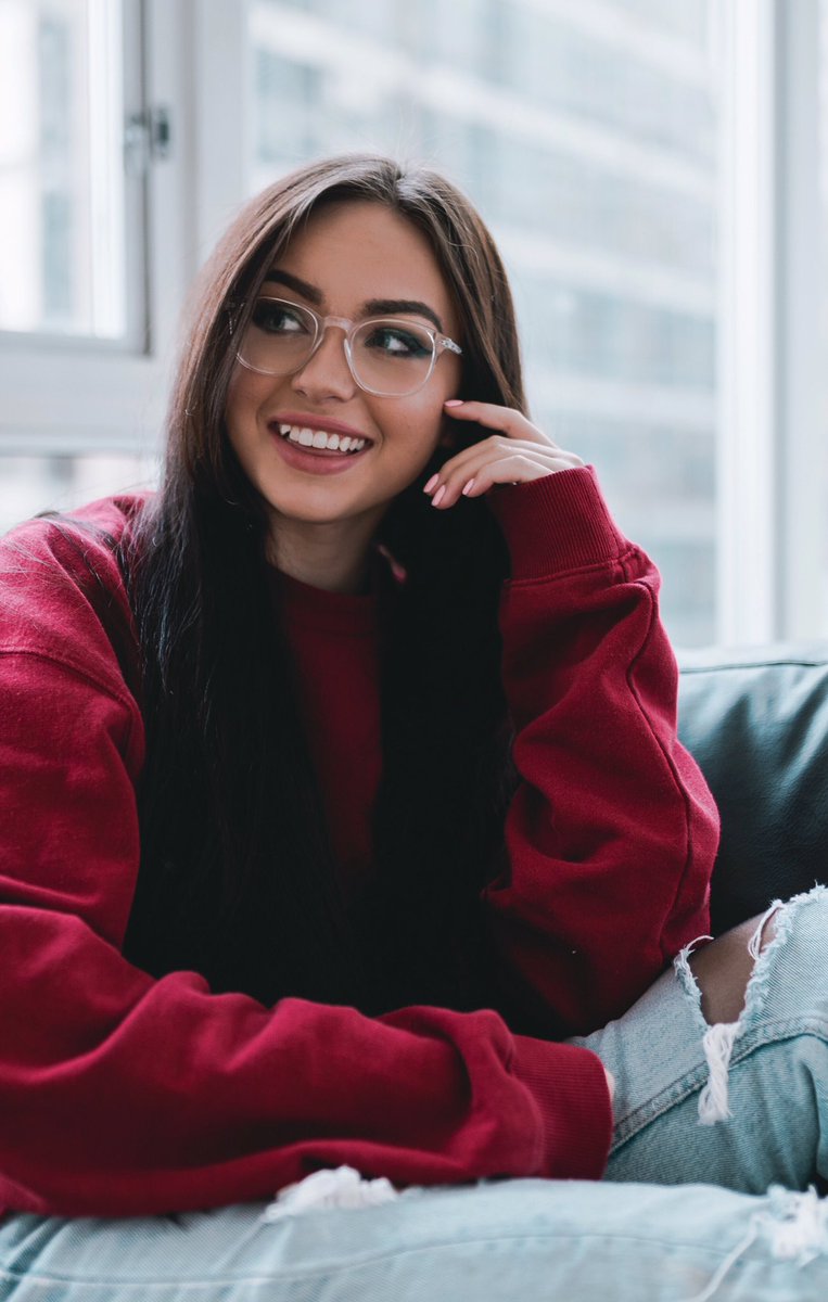 heybillierae's tweet image. all smiles as I just moved into my new apartment in gastown! happy, happy me. here's to february being the best that it possibly can be.