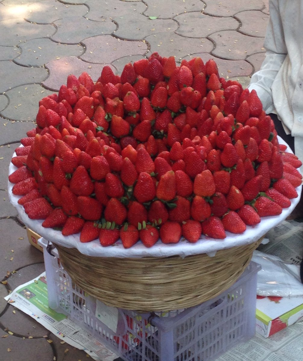Pjpyjamas's tweet photo. @Astrid_kyna A bouquet of strooowberries! https://t.co/iCtQdWHVIb