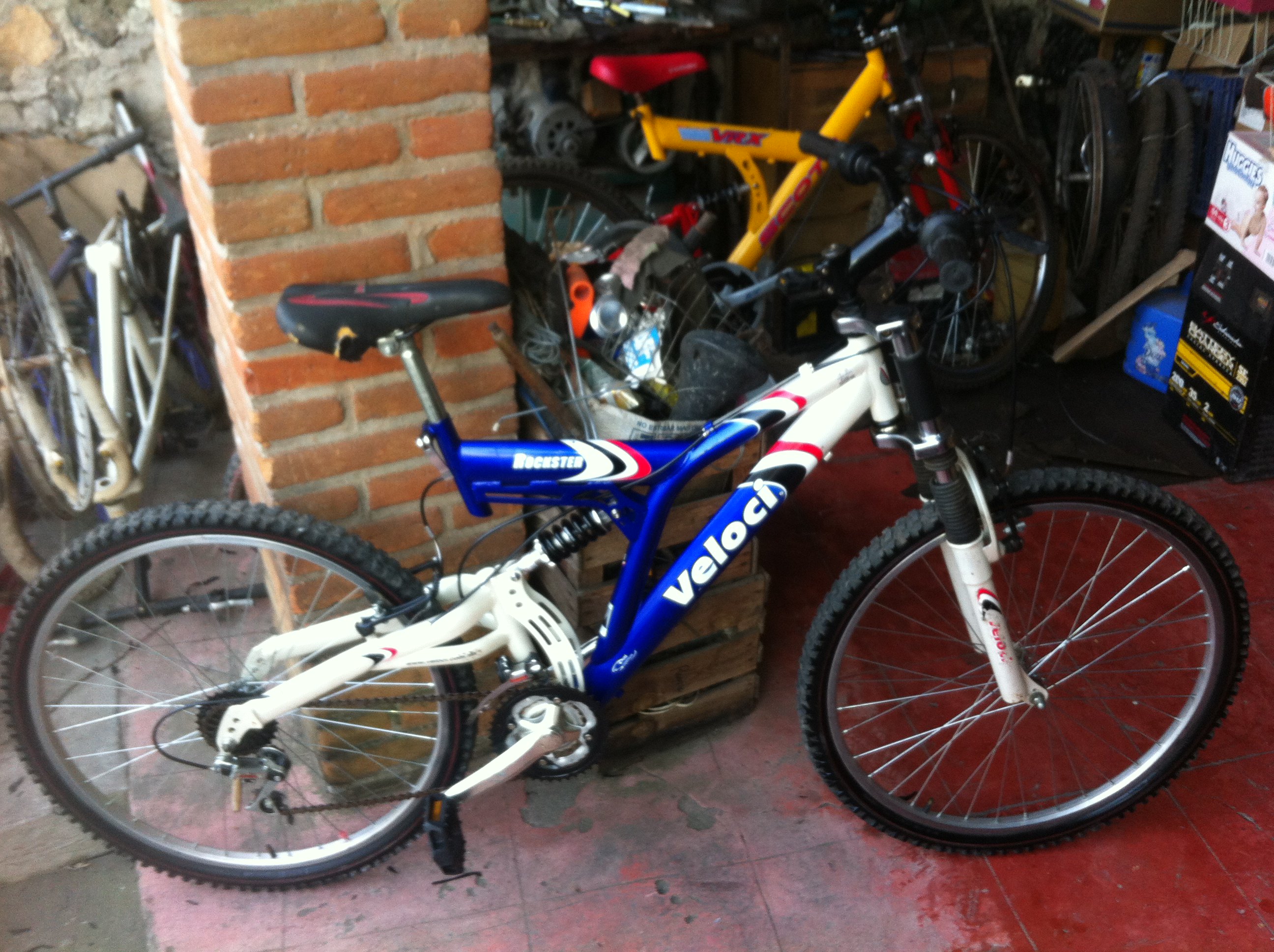 taller de bicicletas on X