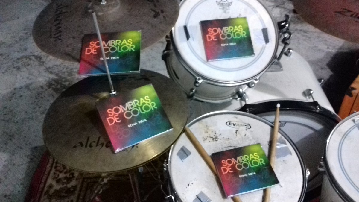 erikrroja's tweet photo. ¿¡YA TIENES TU DISCO!? Si aun no lo tienes, puedes conseguirlo aquí! ¡Apoya el talento local! No te desepcionaremos!!! https://t.co/qsuDzhSDtg