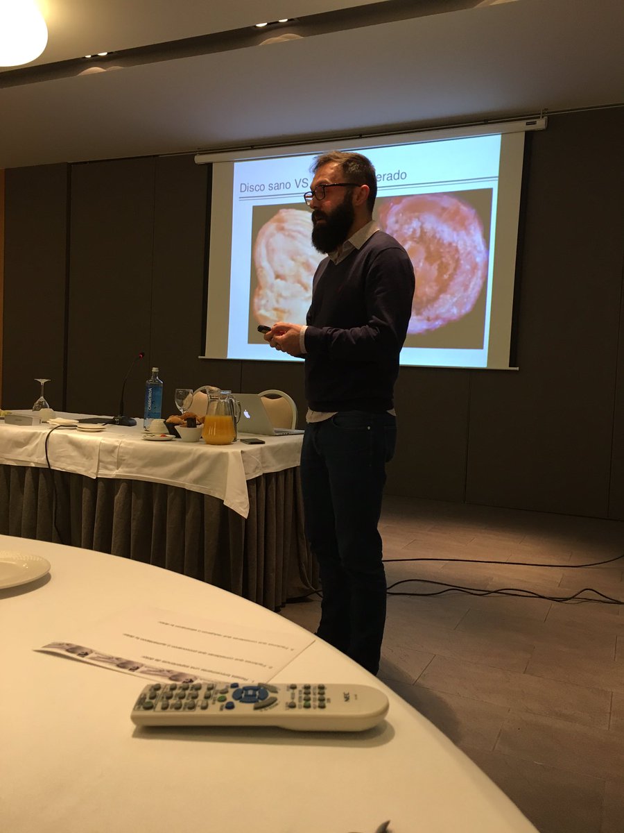 Apasionante escuchar a Julio Mirás hablando sobre la pedagogía del dolor <a href="/centrocefine/">Cefine</a> #DesayunosConConocimiento