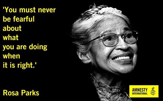 Vandaag is de geboortedag van Rosa Parks. In 1955 weigerde ze haar zitplaats in een bus af te staan aan een witte passagier. #segregatie