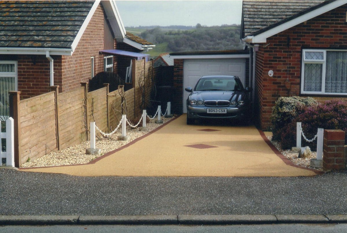 trustedquality's tweet image. DRIVEWAY BELOW £99 
Bio Wash, weed removal, power wash and resand
2 car Driveway £99, 3 car D/way £150, 4 car D/way  £200