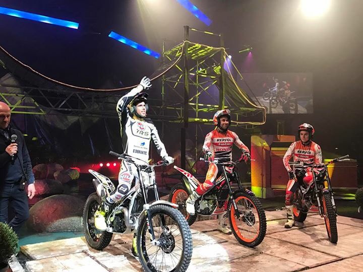 HeboFactory's tweet image. Brillante actuación de los pilotos #Hebo en el #Trial Indoor de #Toulouse. 🥇@tonibou_oficial 🥈@AdamRagaSans 🥉@jaimebusto