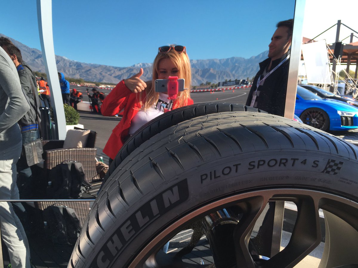 JumpmeStyle's tweet photo. Before to drive a wonderful Look for our #eyes #MichelinPilotExperience @Eyeko @Michelin @MichelinUSA @TheThermalClub #style #stylejump https://t.co/BtM1X6m6Cj