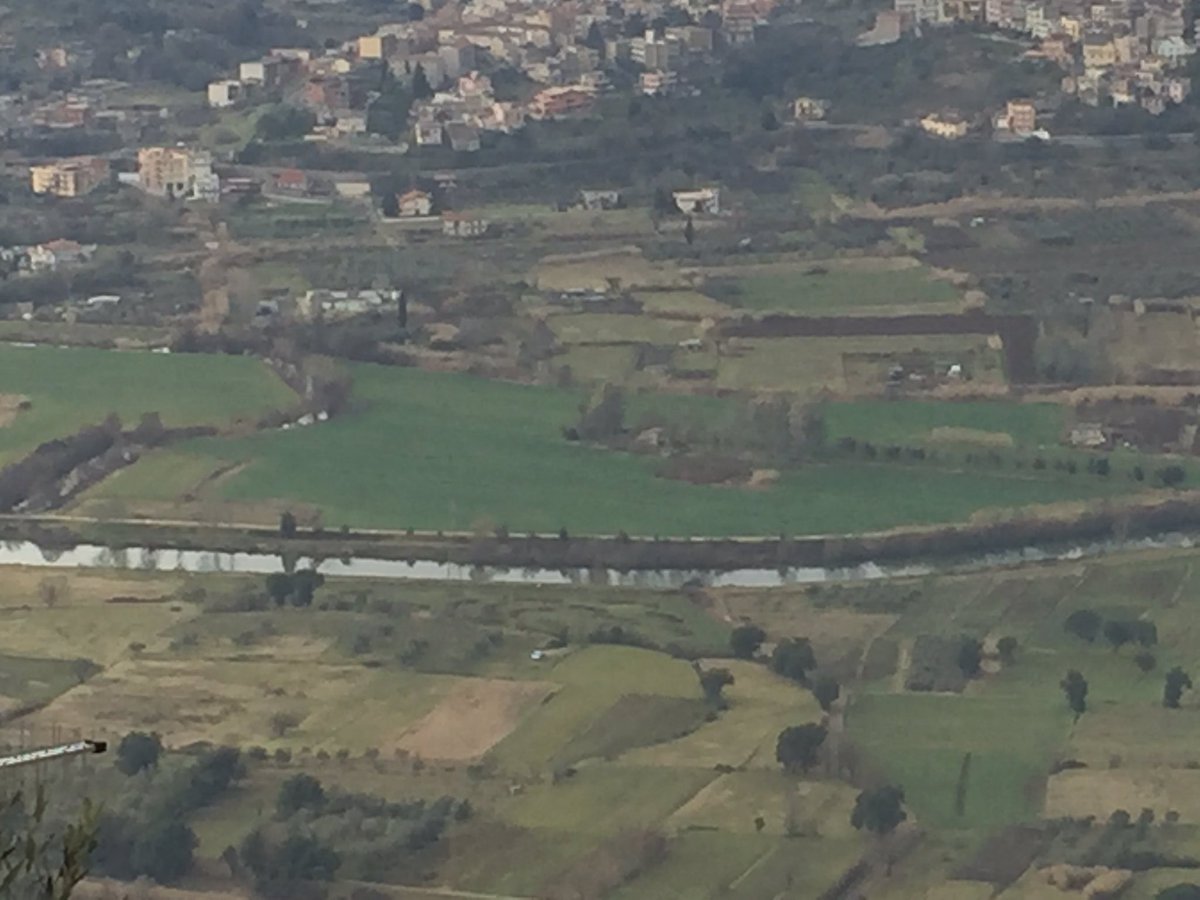 ValleAmaseno's tweet photo. Il #fiume Amaseno attraversa l'omonima Valle e segna il limes naturale tra i massicci calcarei dei #Lepini e #Ausoni #lazioIsMe #lazio https://t.co/EOsHpwEEoY